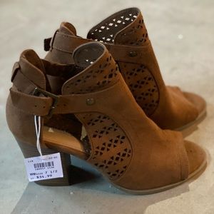 SOLD American Eagle Brown Heels Boots size 7.5